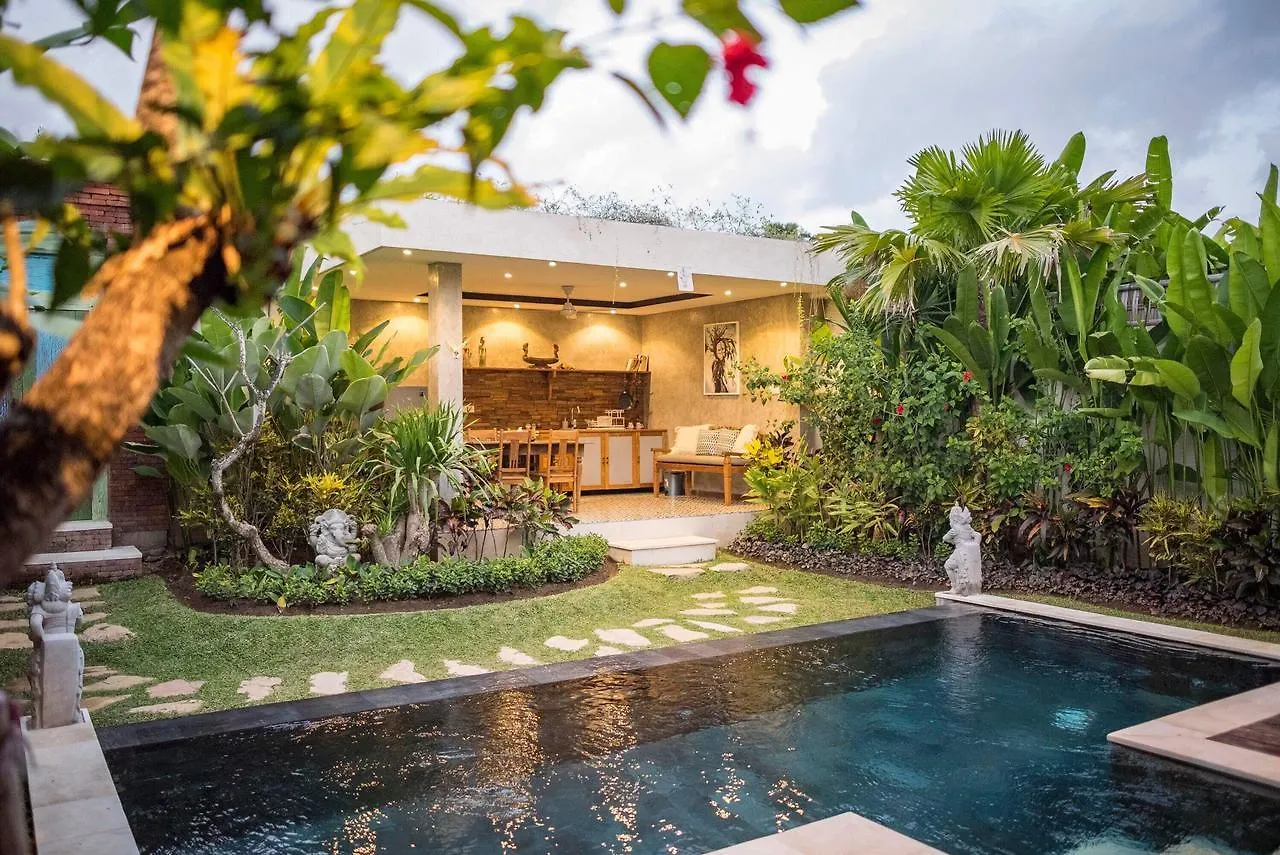 Kubu Kayu Villas Seminyak 0*,